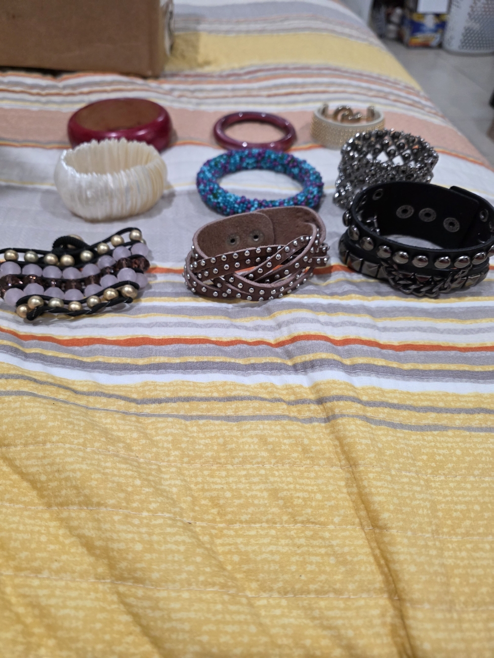 Assorted Women’s Bracelet Set - Mixed Colors